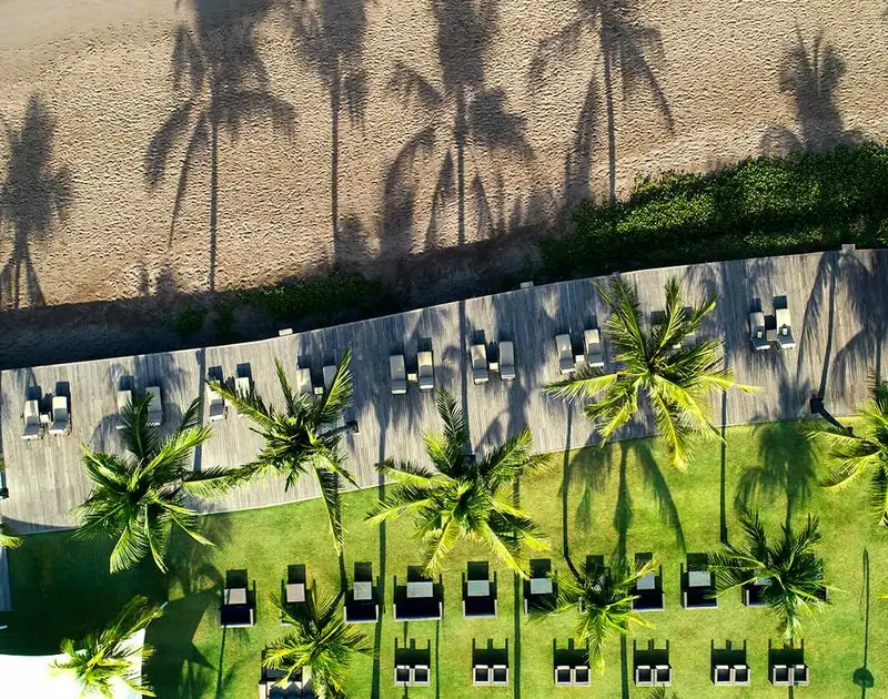 The Samaya Seminyak 的海灘與木棧平台空拍